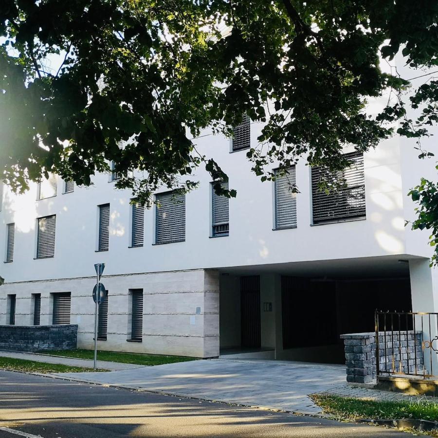 Atrium Apartman Heviz Mit Panoramaterrasse Und Tiefgarage Exteriör bild