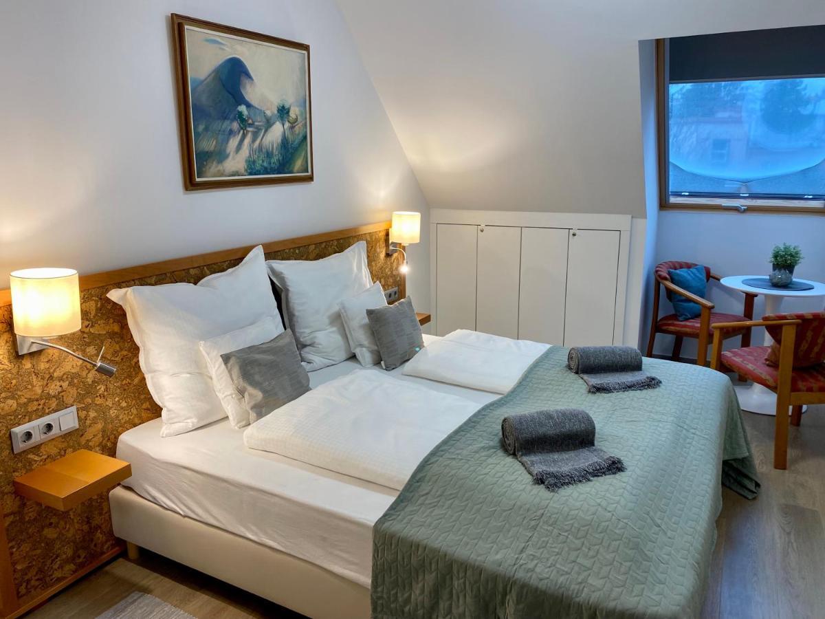 Atrium Apartman Heviz Mit Panoramaterrasse Und Tiefgarage Exteriör bild