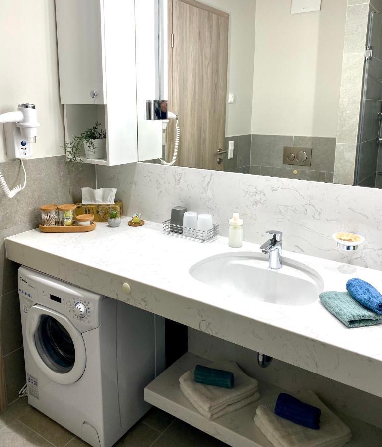 Atrium Apartman Heviz Mit Panoramaterrasse Und Tiefgarage Exteriör bild