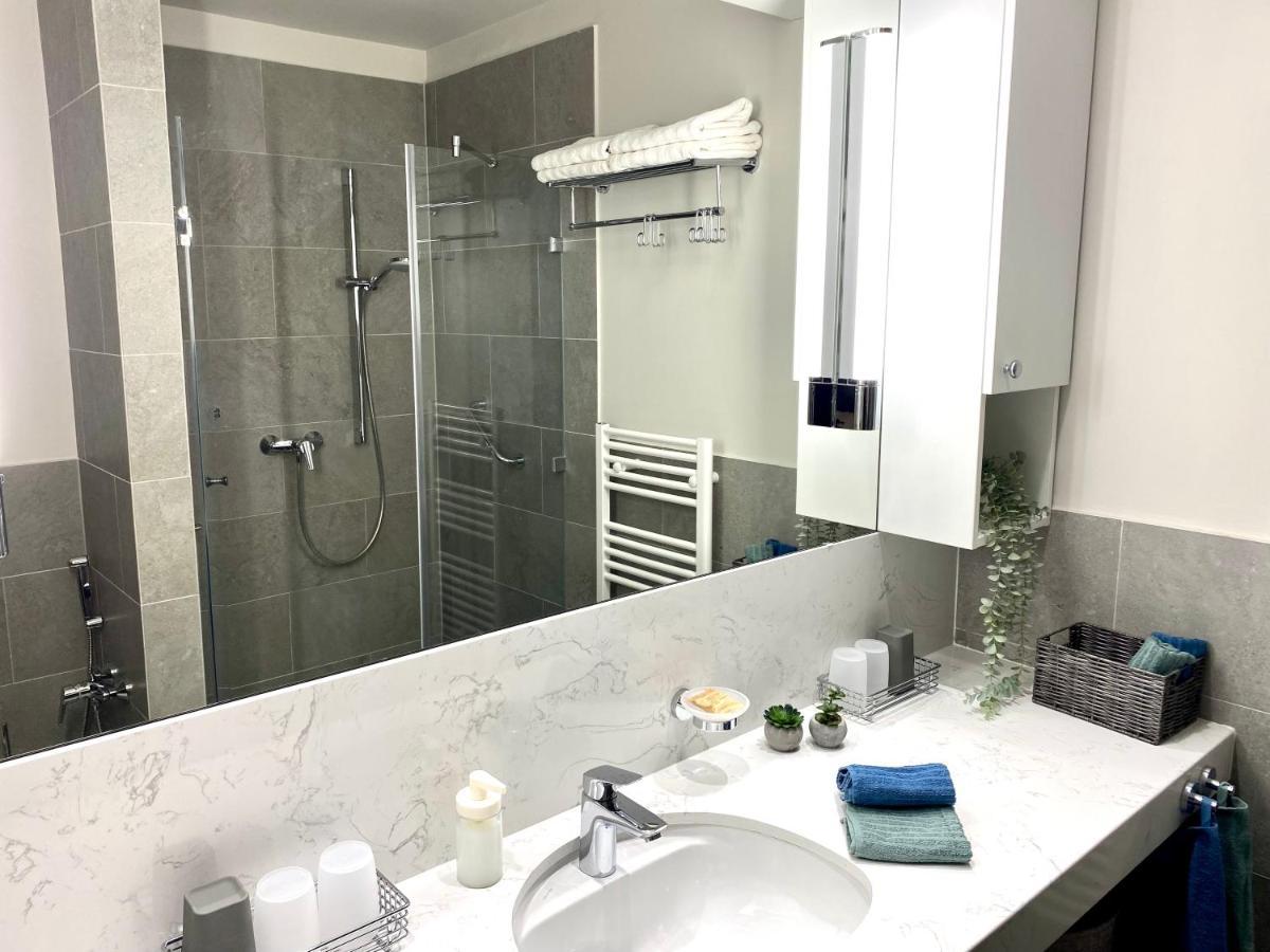 Atrium Apartman Heviz Mit Panoramaterrasse Und Tiefgarage Exteriör bild