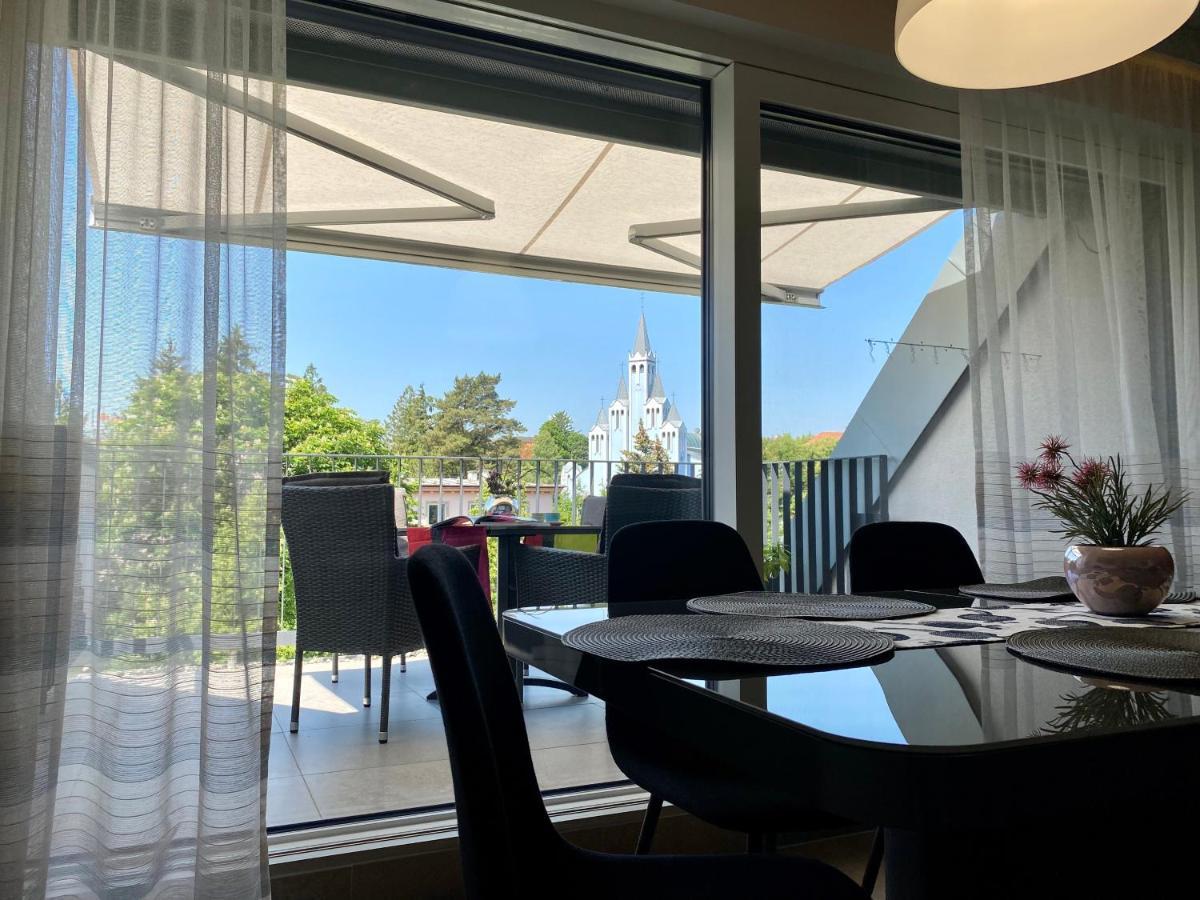 Atrium Apartman Heviz Mit Panoramaterrasse Und Tiefgarage Exteriör bild